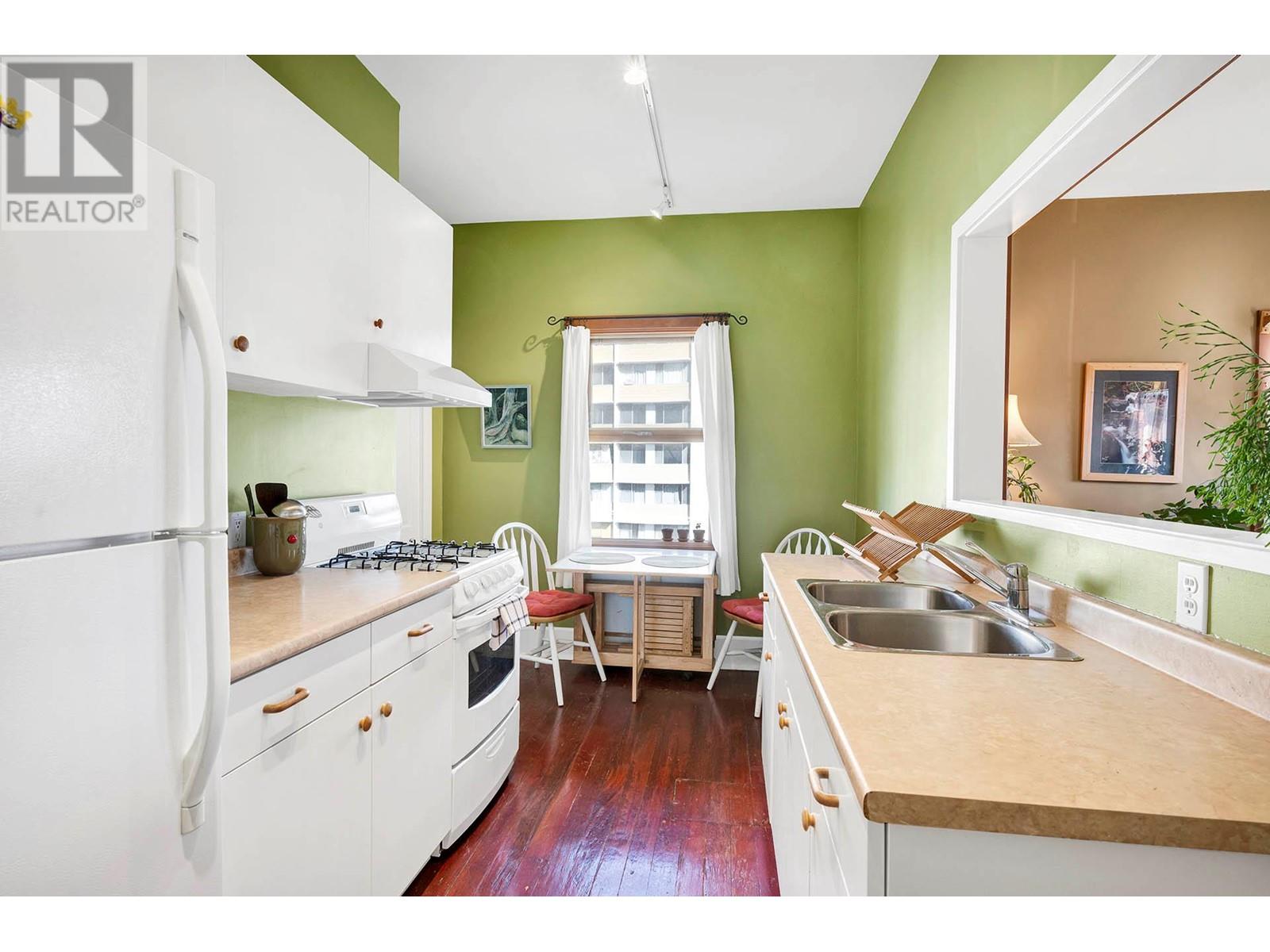 Property at 173 St Paul image 5