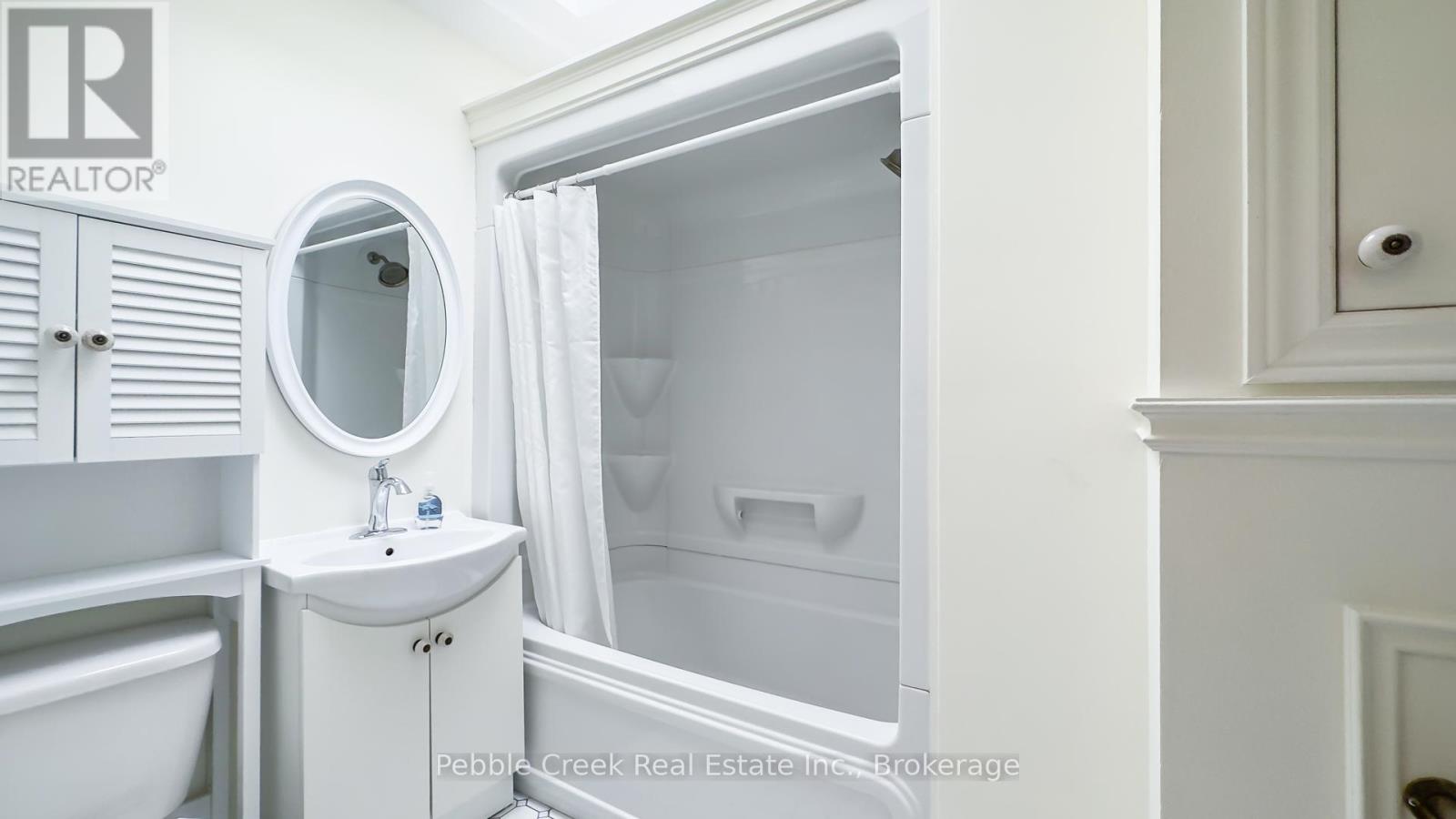 164 Courthouse Square, Goderich, Ontario  N7A 1N1 - Photo 8 - X12002793