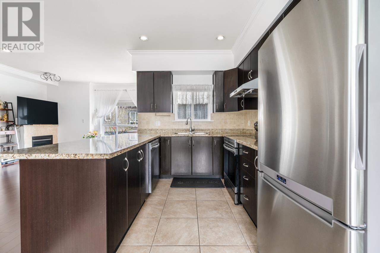Listing Picture 6 of 24 : 2 7393 TURNILL STREET, Richmond / 烈治文 - 魯藝地產 Yvonne Lu Group - MLS Medallion Club Member