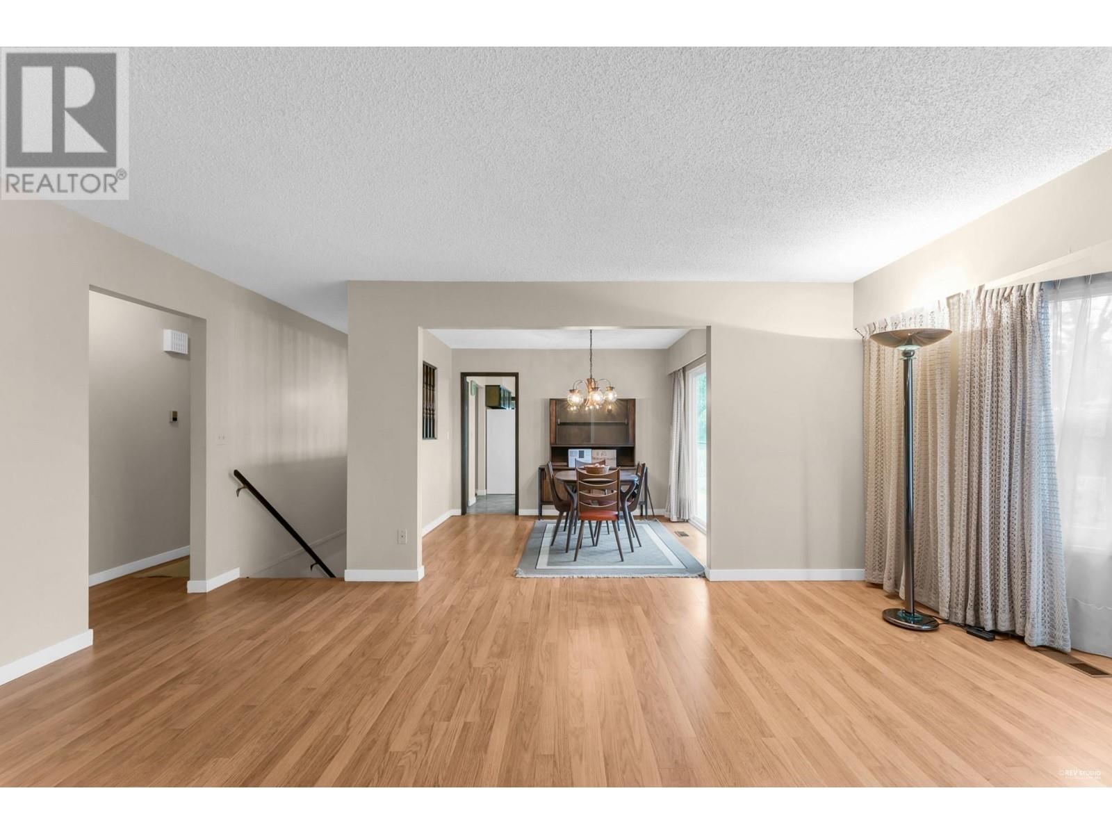 3664 Lynndale Crescent, Burnaby, British Columbia  V5A 3S8 - Photo 4 - R2960268