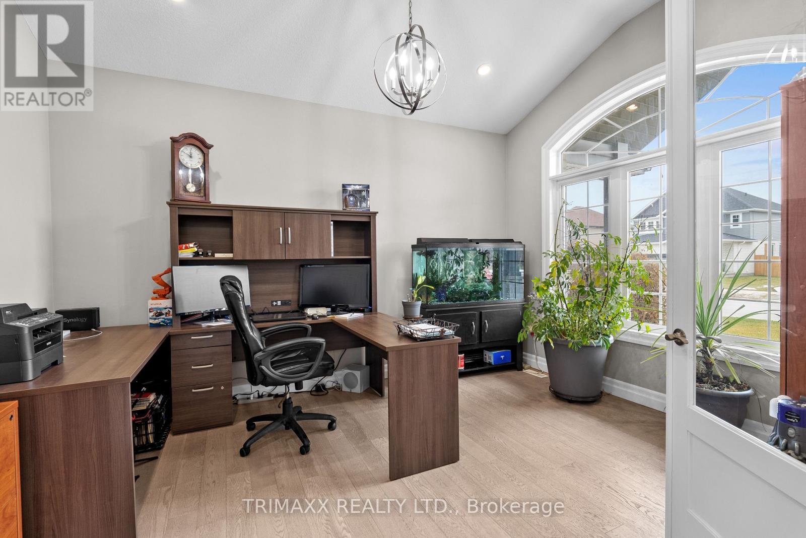 31 Thames Springs Crescent, Zorra, Ontario  N0M 2M0 - Photo 4 - X12002791