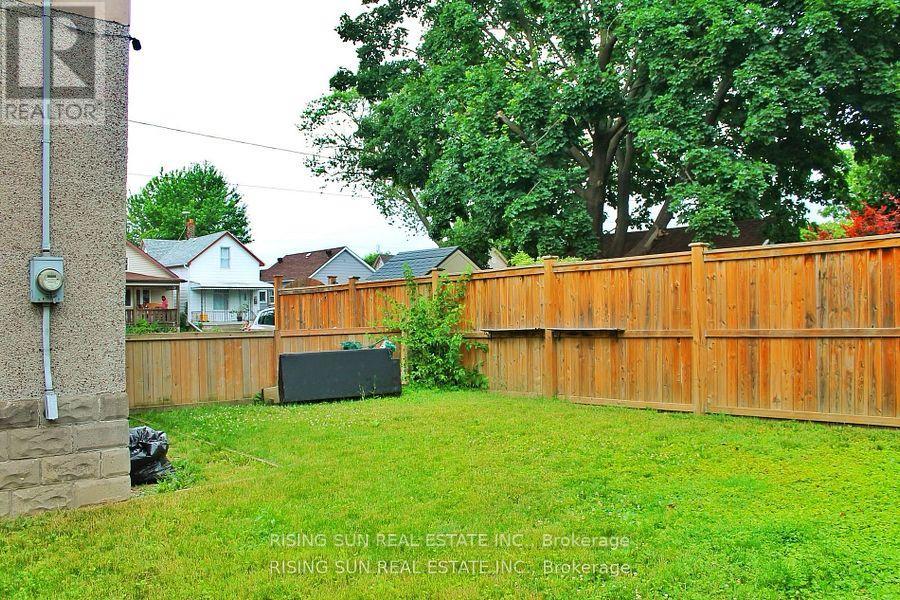 1102 Wellington Avenue, Windsor, Ontario  N9A 5J9 - Photo 9 - X12002823