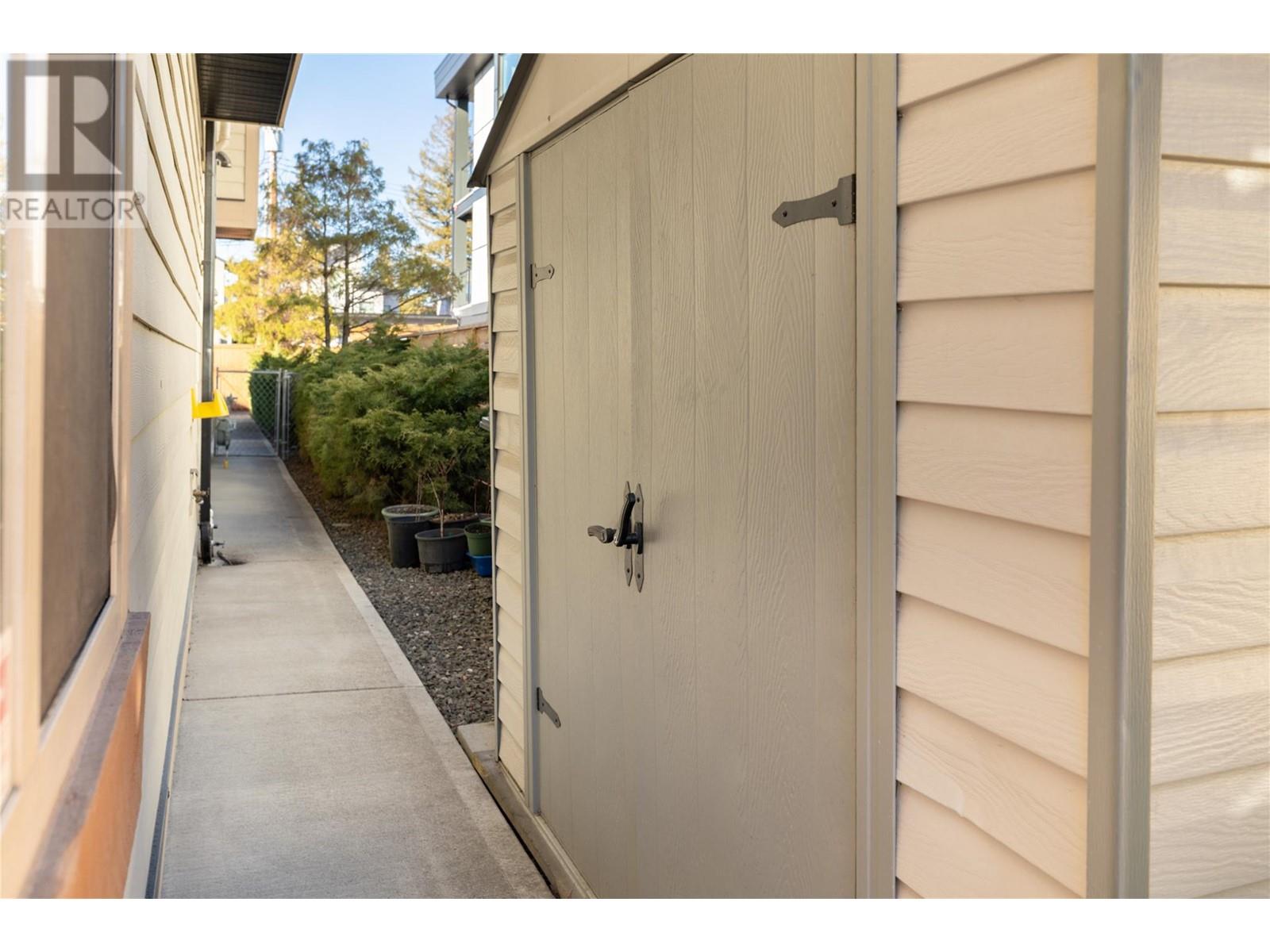 622 Wardlaw Avenue, Kelowna, British Columbia  V1Y 5B7 - Photo 32 - 10336132