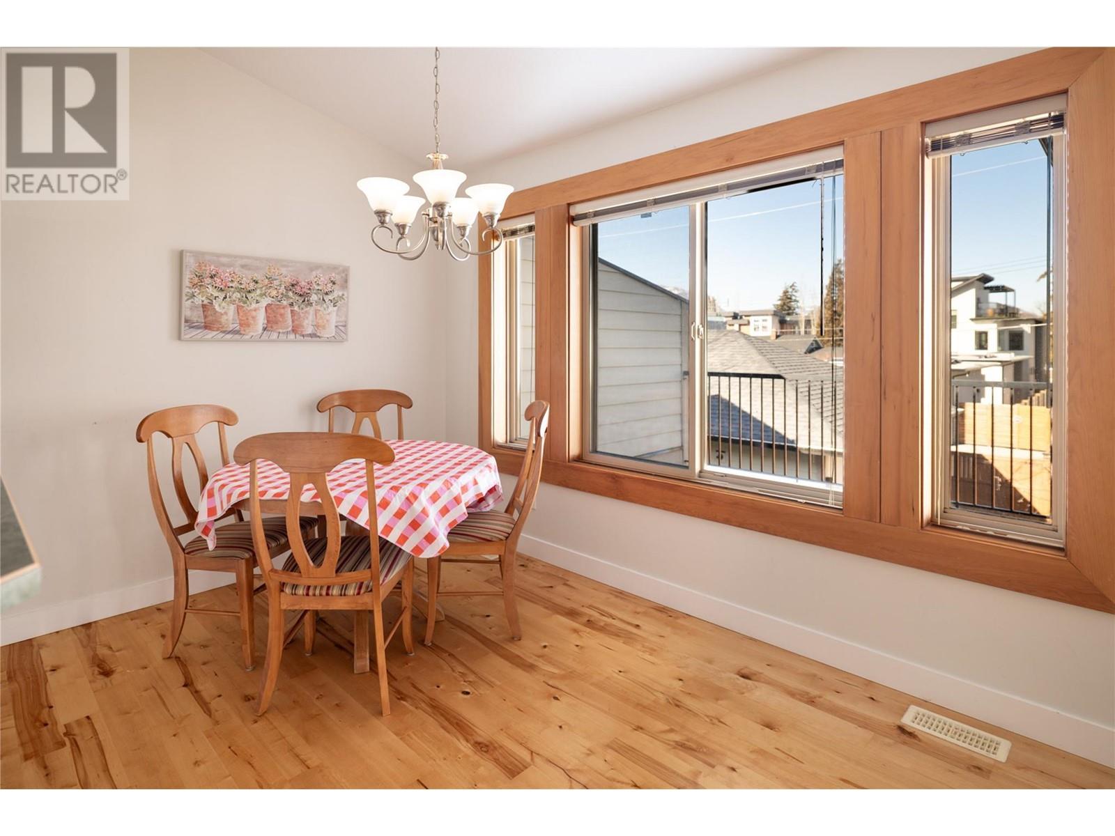 622 Wardlaw Avenue, Kelowna, British Columbia  V1Y 5B7 - Photo 5 - 10336132