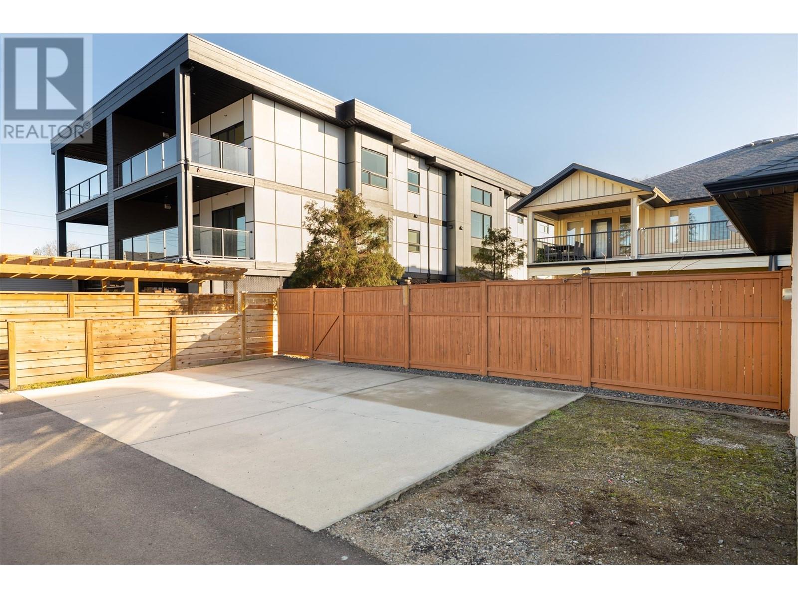 622 Wardlaw Avenue, Kelowna, British Columbia  V1Y 5B7 - Photo 31 - 10336132