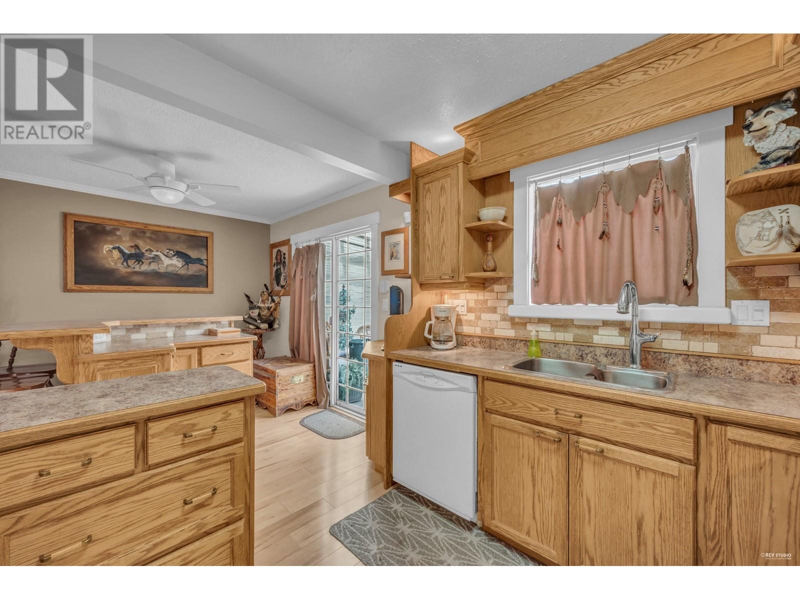 770 Clarke Road, Coquitlam, British Columbia  V3J 3Y4 - Photo 9 - R2974090