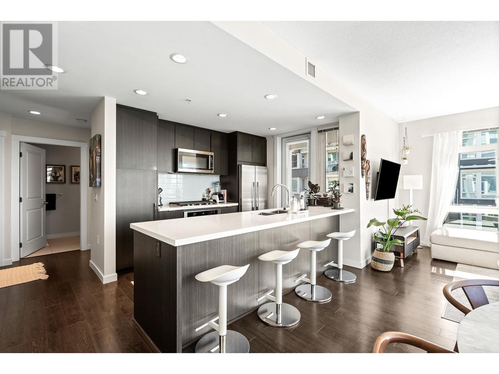 306 277 W 1ST STREET, north vancouver, British Columbia