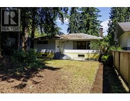 1140 W 21ST STREET, North Vancouver, British Columbia