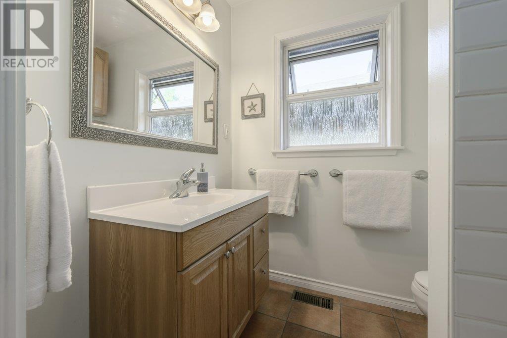 Listing Picture 17 of 40 : 2745 E 5TH AVENUE, Vancouver / 溫哥華 - 魯藝地產 Yvonne Lu Group - MLS Medallion Club Member