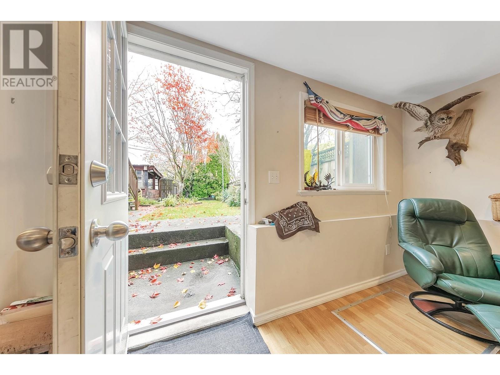 Listing Picture 28 of 40 : 2745 E 5TH AVENUE, Vancouver / 溫哥華 - 魯藝地產 Yvonne Lu Group - MLS Medallion Club Member