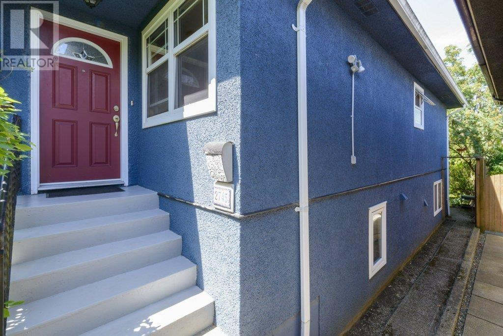 Listing Picture 3 of 40 : 2745 E 5TH AVENUE, Vancouver / 溫哥華 - 魯藝地產 Yvonne Lu Group - MLS Medallion Club Member