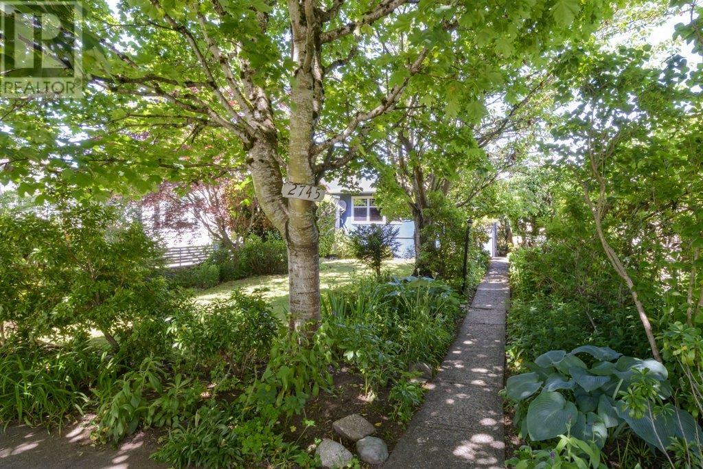 Listing Picture 35 of 40 : 2745 E 5TH AVENUE, Vancouver / 溫哥華 - 魯藝地產 Yvonne Lu Group - MLS Medallion Club Member