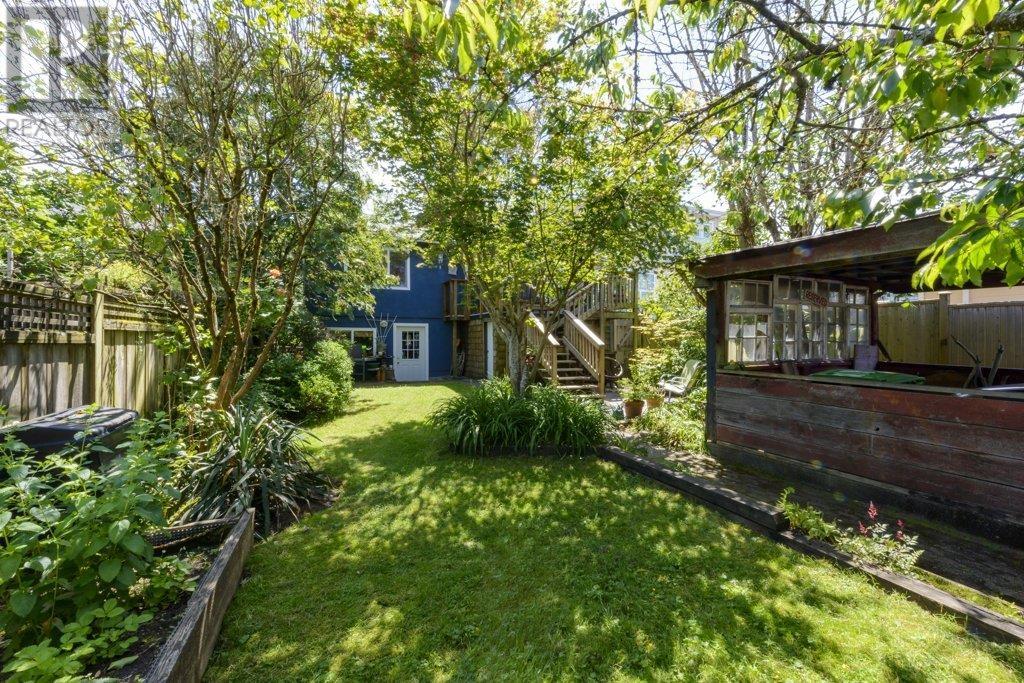 Listing Picture 36 of 40 : 2745 E 5TH AVENUE, Vancouver / 溫哥華 - 魯藝地產 Yvonne Lu Group - MLS Medallion Club Member