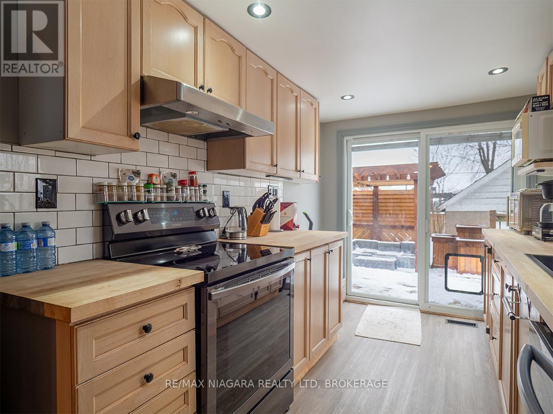 34 Humboldt Parkway, Port Colborne, Ontario  L3K 2H2 - Photo 12 - X11974117