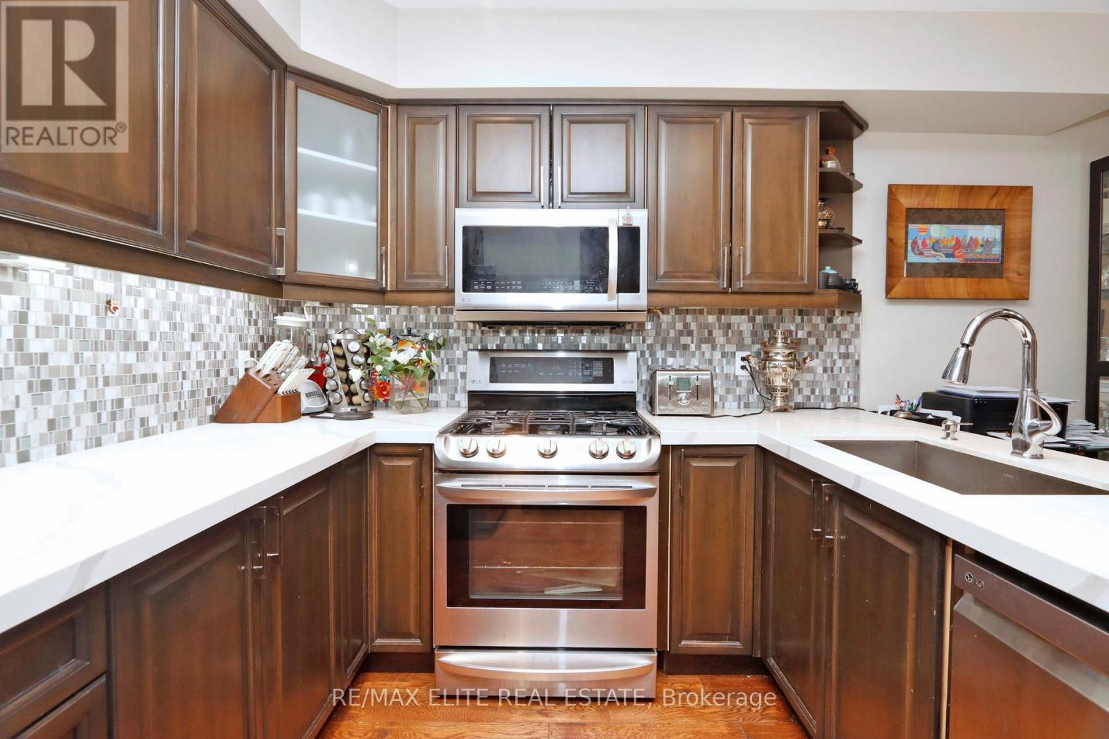93 Benson Avenue, Richmond Hill, Ontario  L4C 4E5 - Photo 16 - N12002906