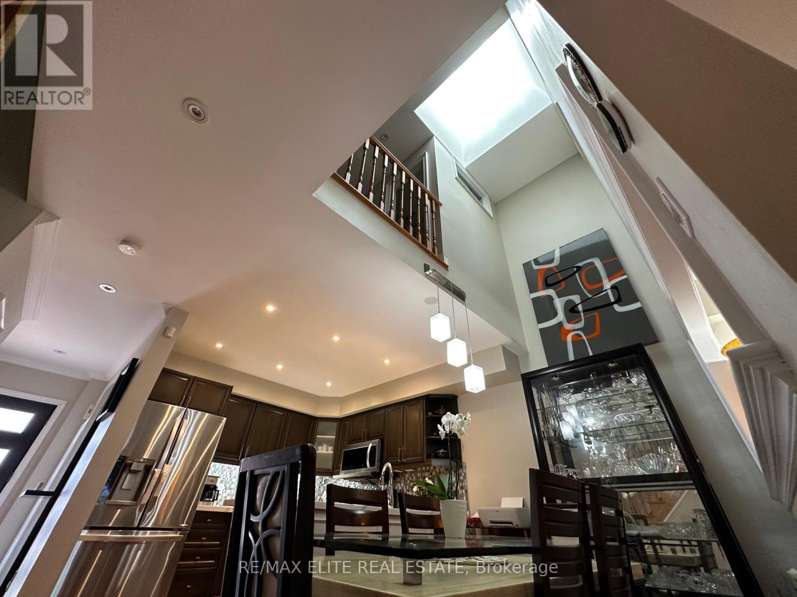 93 Benson Avenue, Richmond Hill, Ontario  L4C 4E5 - Photo 7 - N12002906