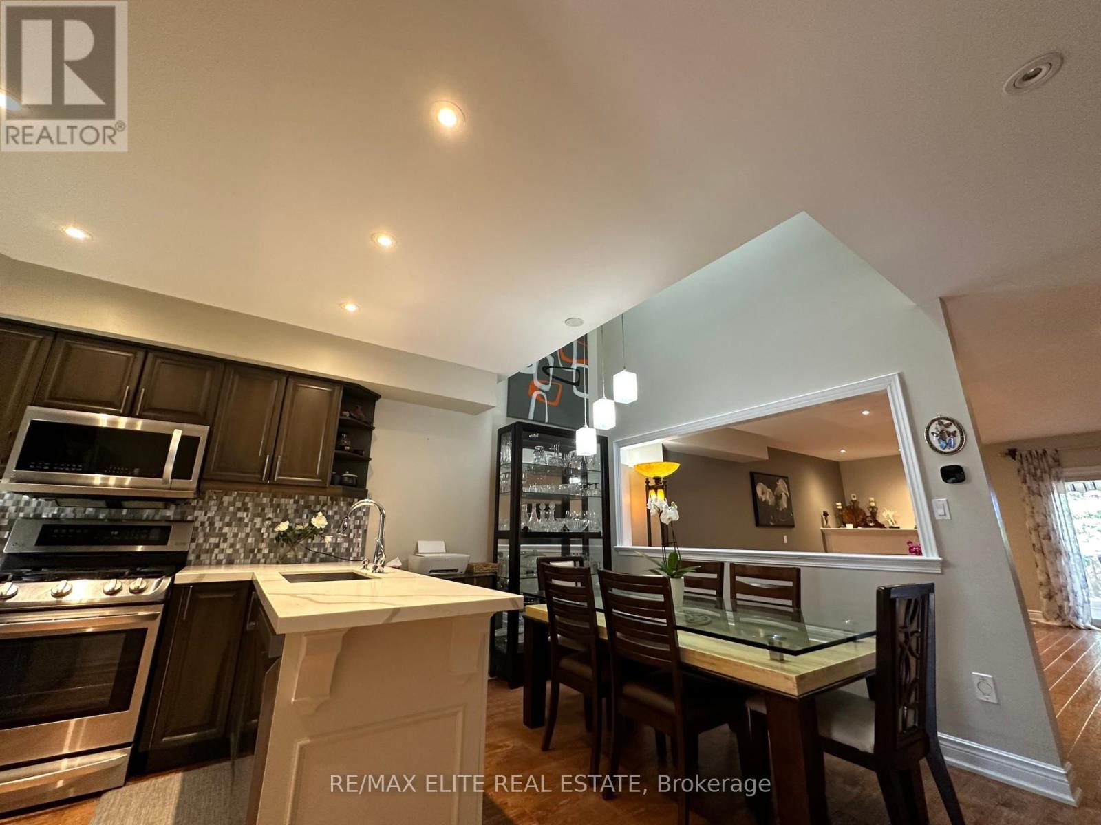 93 Benson Avenue, Richmond Hill, Ontario  L4C 4E5 - Photo 8 - N12002906