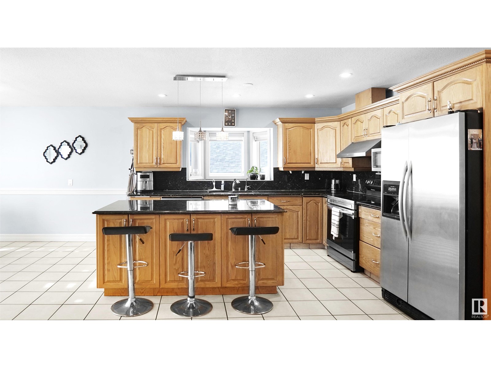 Property at 4337 21 AV NW image 1