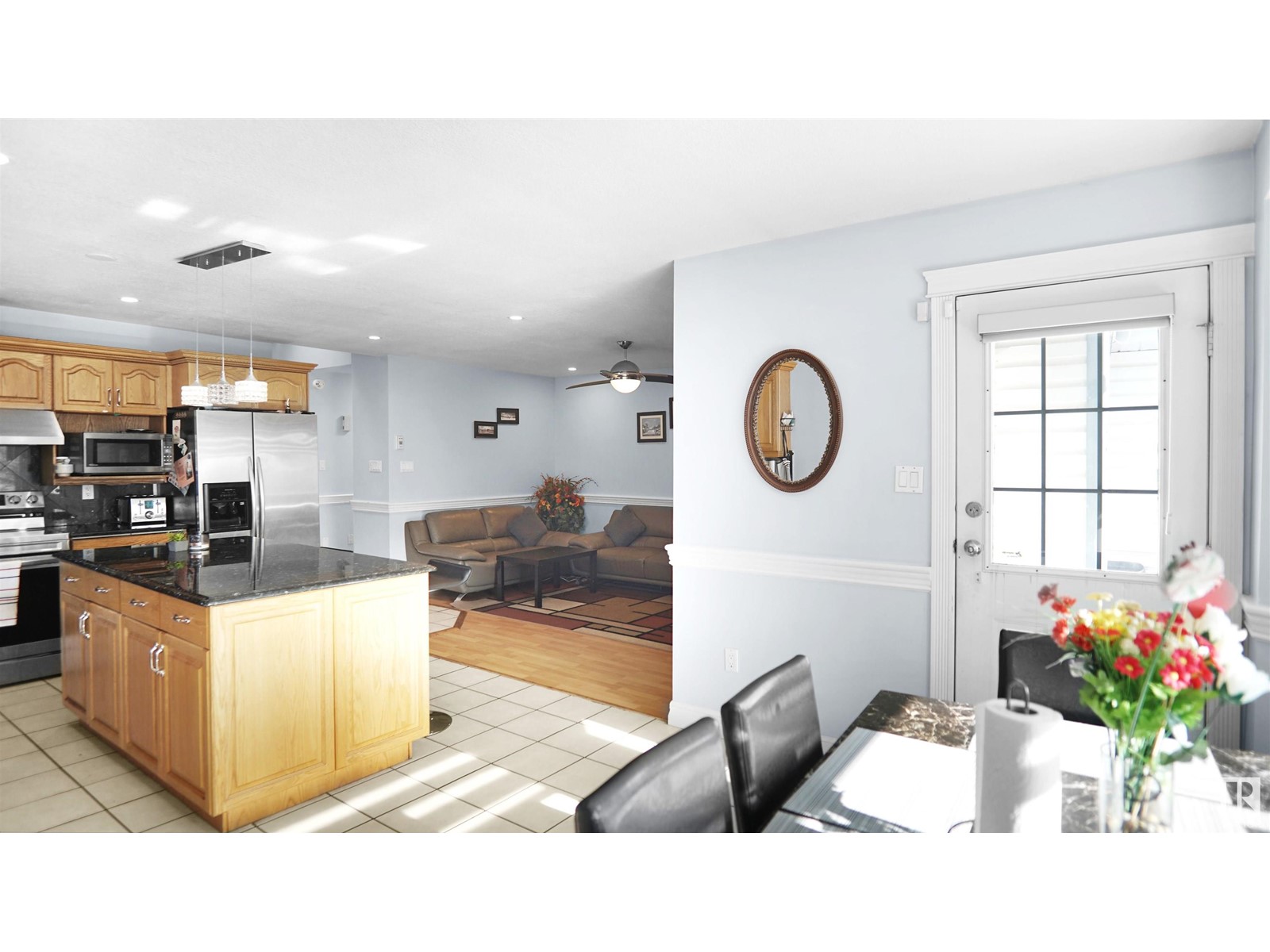 Property at 4337 21 AV NW image 4