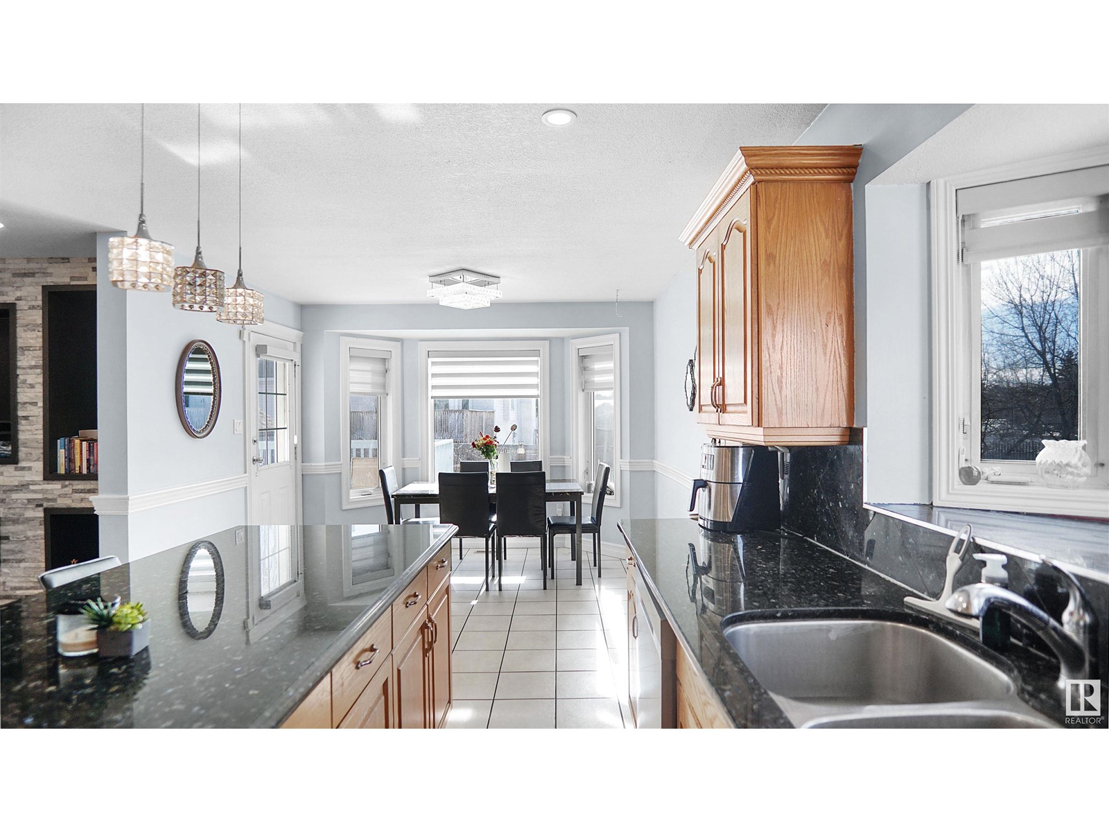 Property at 4337 21 AV NW image 5