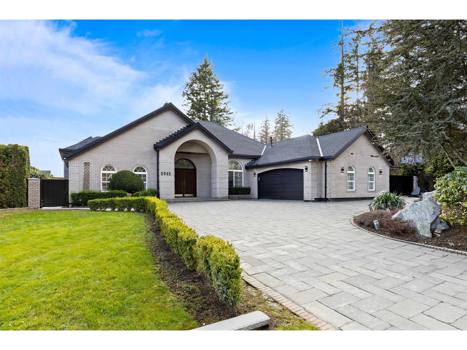 Property at 5945 153 STREET image 1