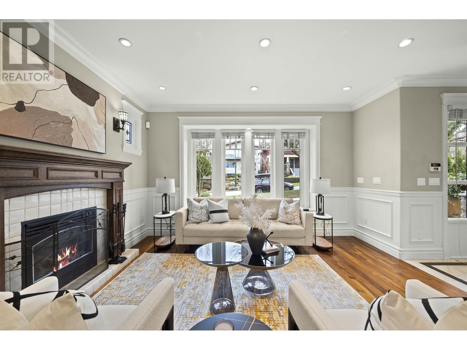 Property at 4509 W 8TH AVENUE image 5