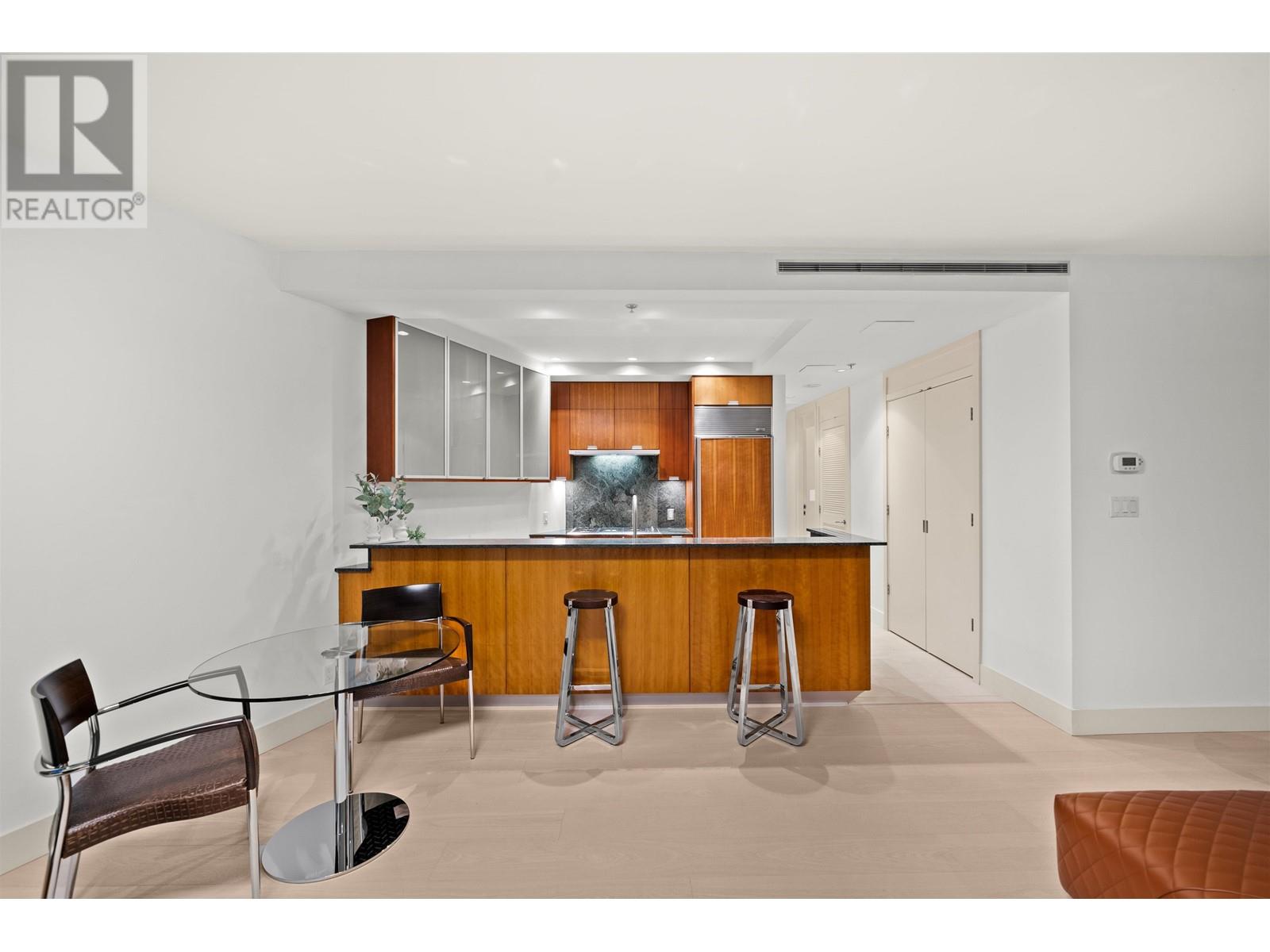 Listing Picture 5 of 30 : 3905 1077 W CORDOVA STREET, Vancouver / 溫哥華 - 魯藝地產 Yvonne Lu Group - MLS Medallion Club Member