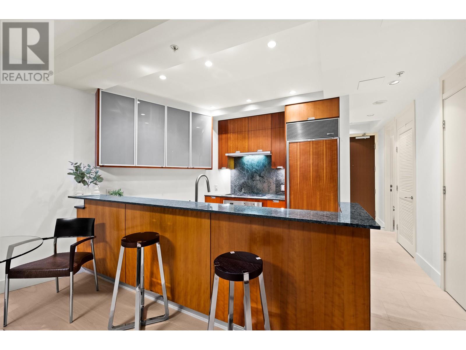 Listing Picture 6 of 30 : 3905 1077 W CORDOVA STREET, Vancouver / 溫哥華 - 魯藝地產 Yvonne Lu Group - MLS Medallion Club Member