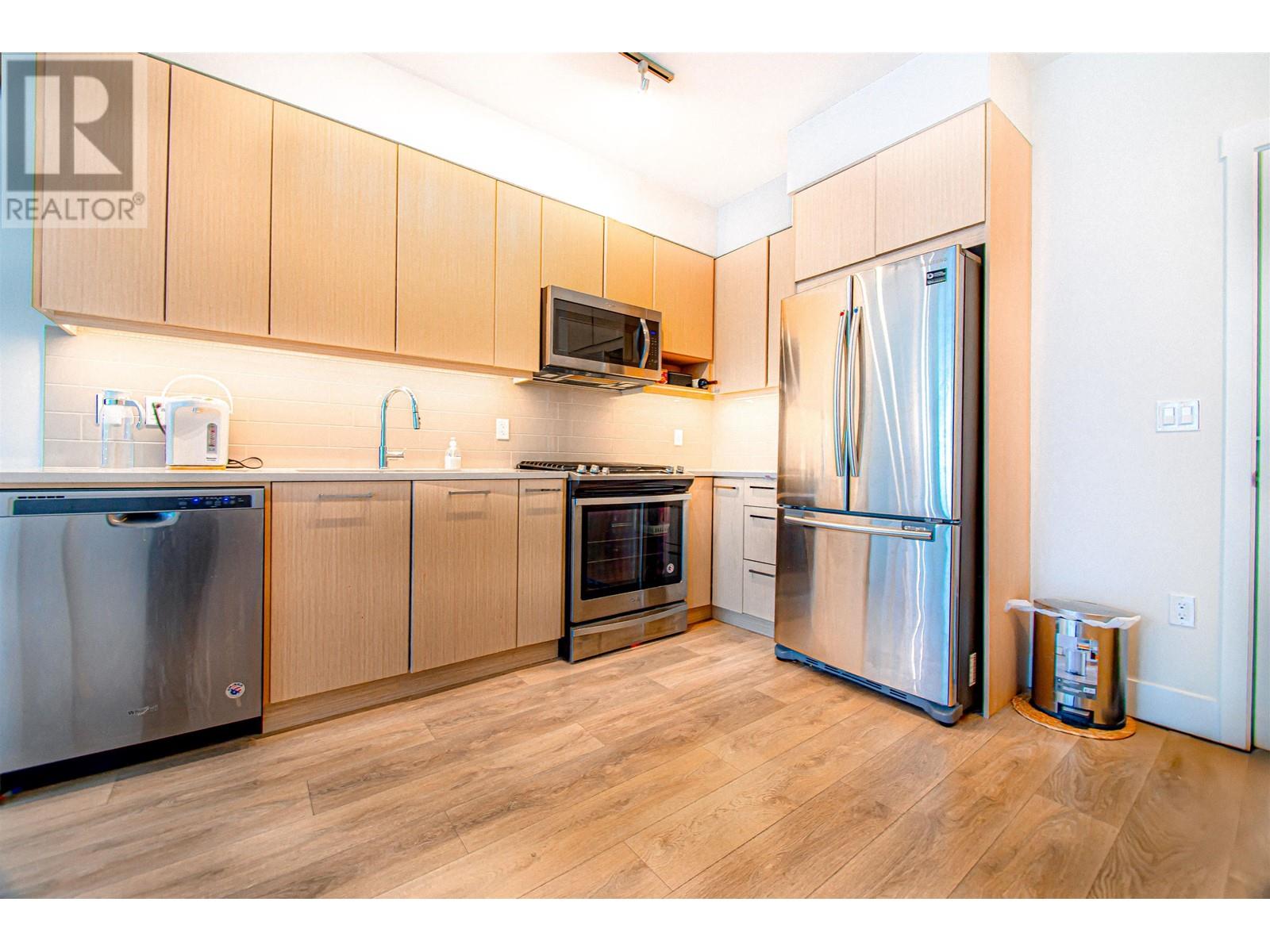 104 1306 Fifth Avenue, New Westminster, British Columbia  V3M 0K5 - Photo 4 - R2972325