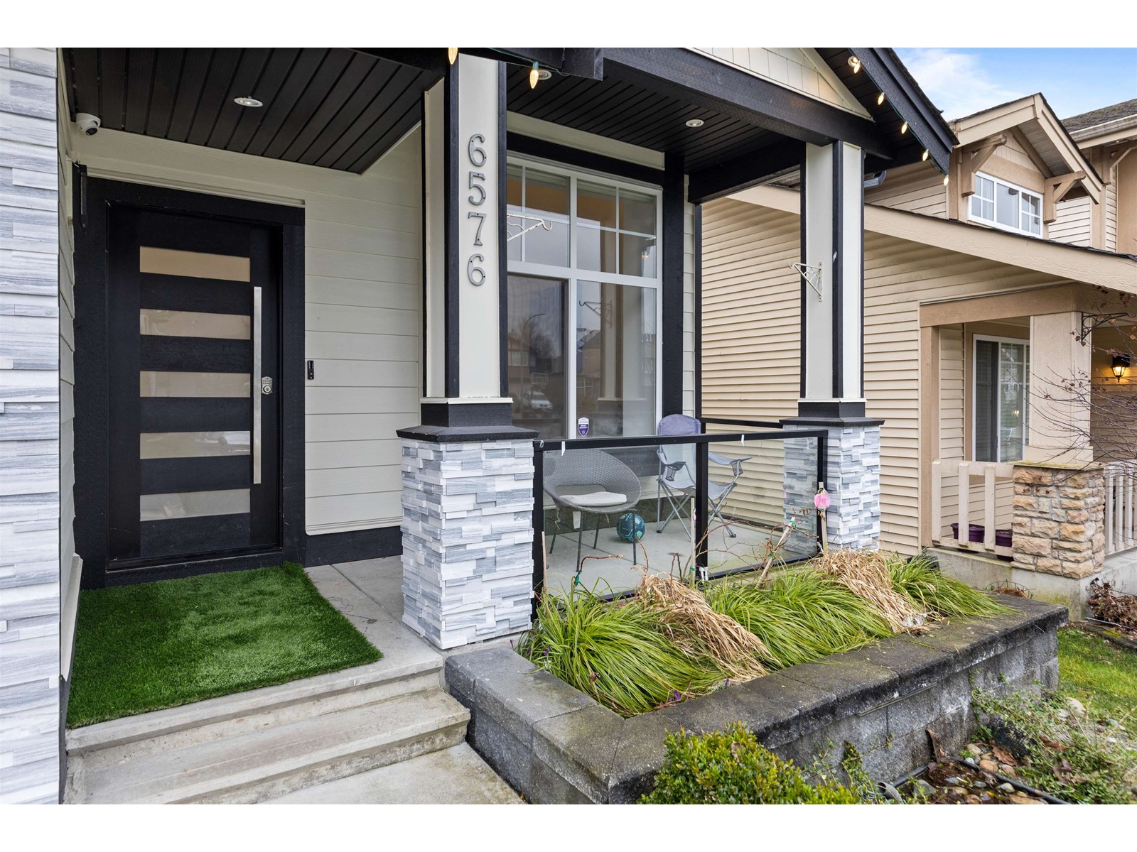 Property at 6576 207 STREET image 4