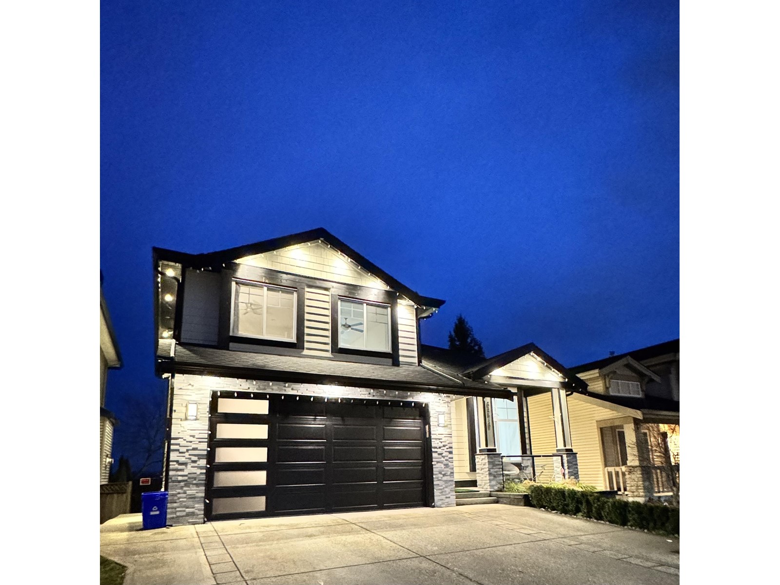 Property at 6576 207 STREET image 2