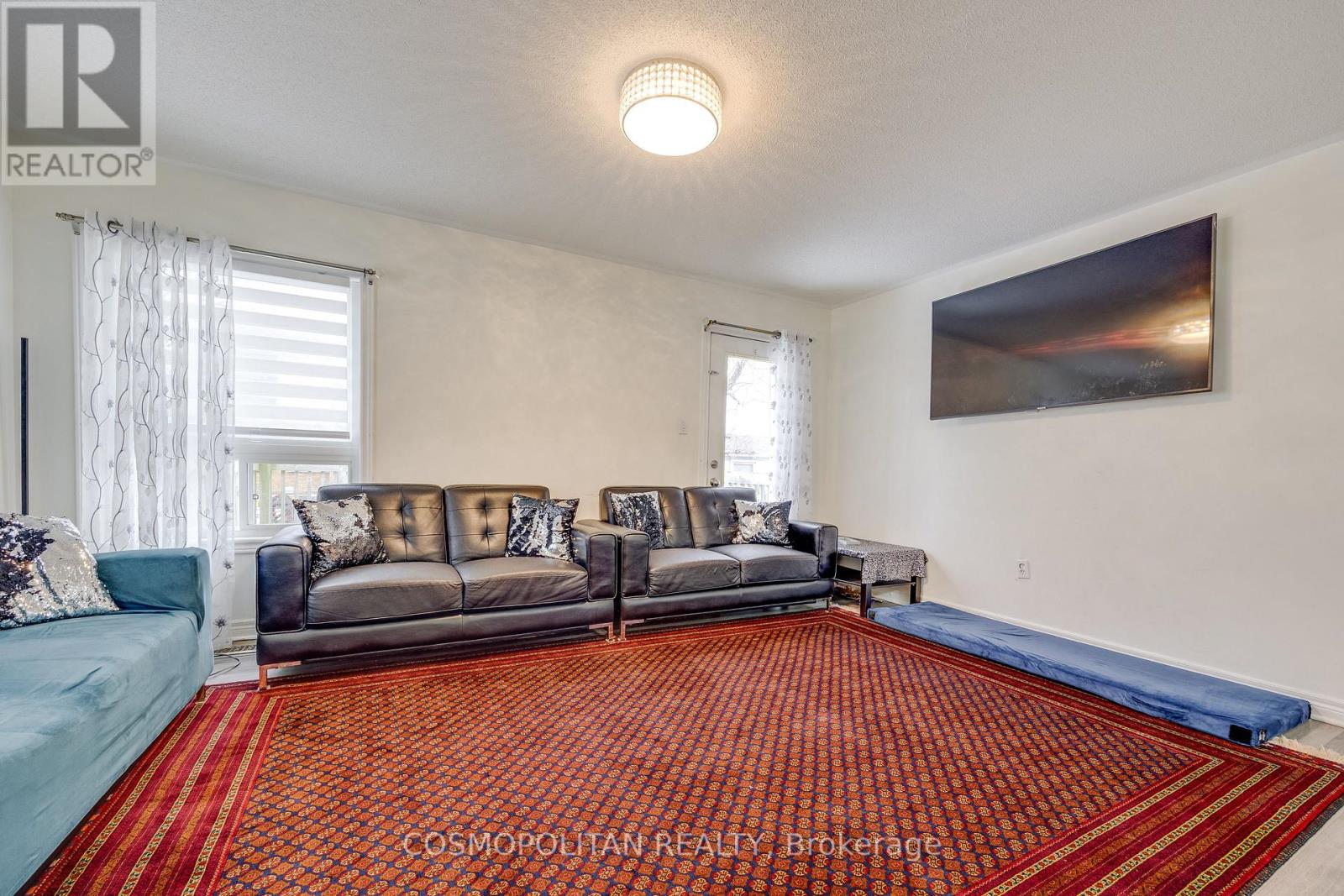 53 Longfellow Avenue, St. Catharines (Haig), Ontario  L2R 6N8 - Photo 5 - X12003001