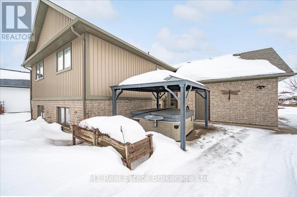 781 Princess Street, Wellington North, Ontario  N0G 2L3 - Photo 45 - X12002935