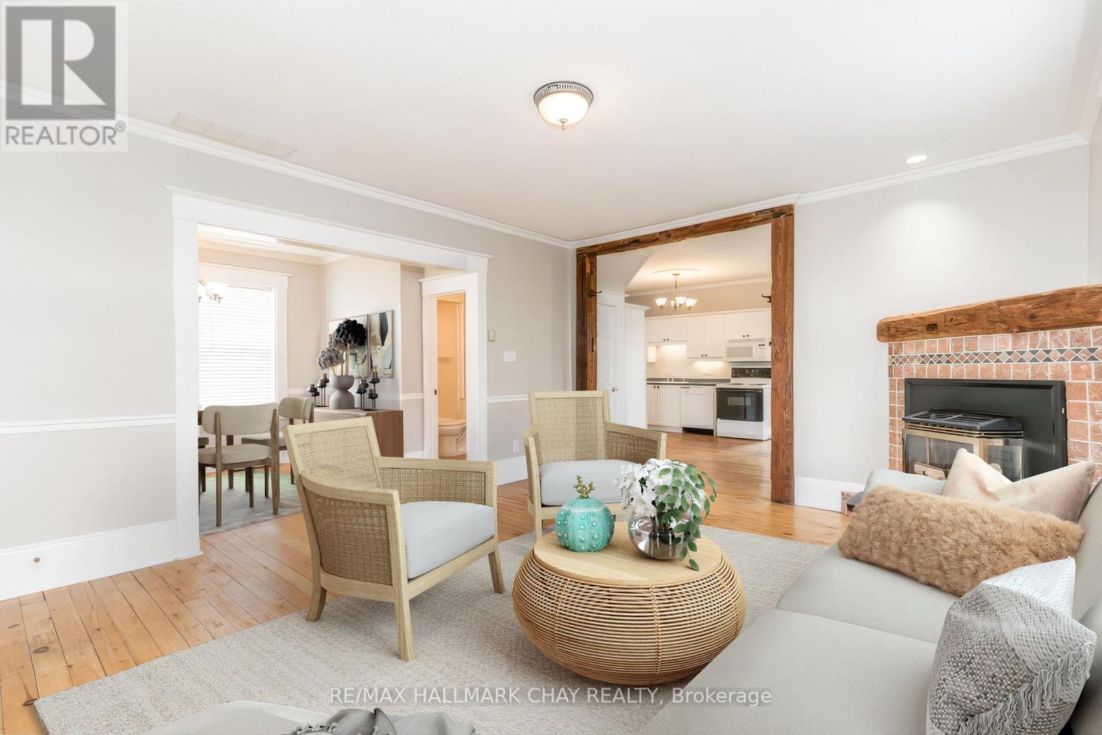 Property at 111 PENETANG STREET image 5