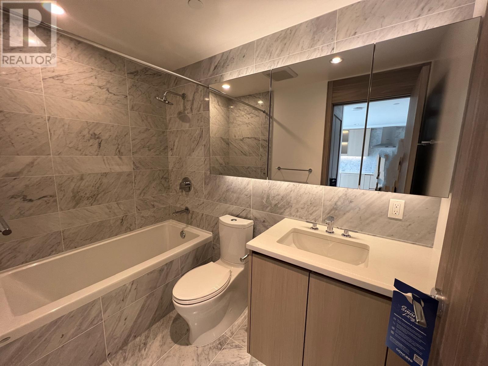 Listing Picture 10 of 11 : 2810 4720 LOUGHEED HIGHWAY, Burnaby / 本拿比 - 魯藝地產 Yvonne Lu Group - MLS Medallion Club Member