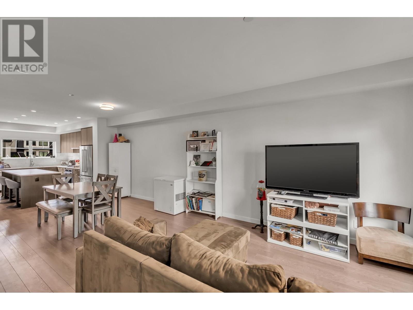 45 19451 Sutton Avenue, Pitt Meadows, British Columbia  V3Y 0G6 - Photo 8 - R2973928