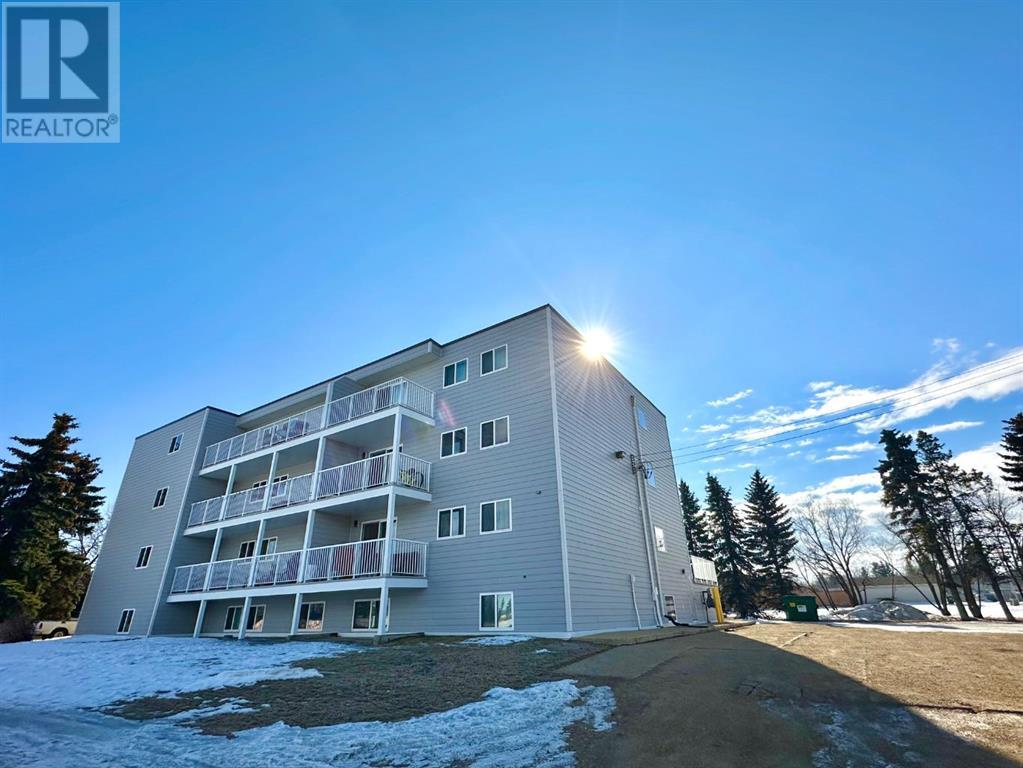 101, 5418 52 Street, Camrose, Alberta  T4V 4A6 - Photo 2 - A2199637