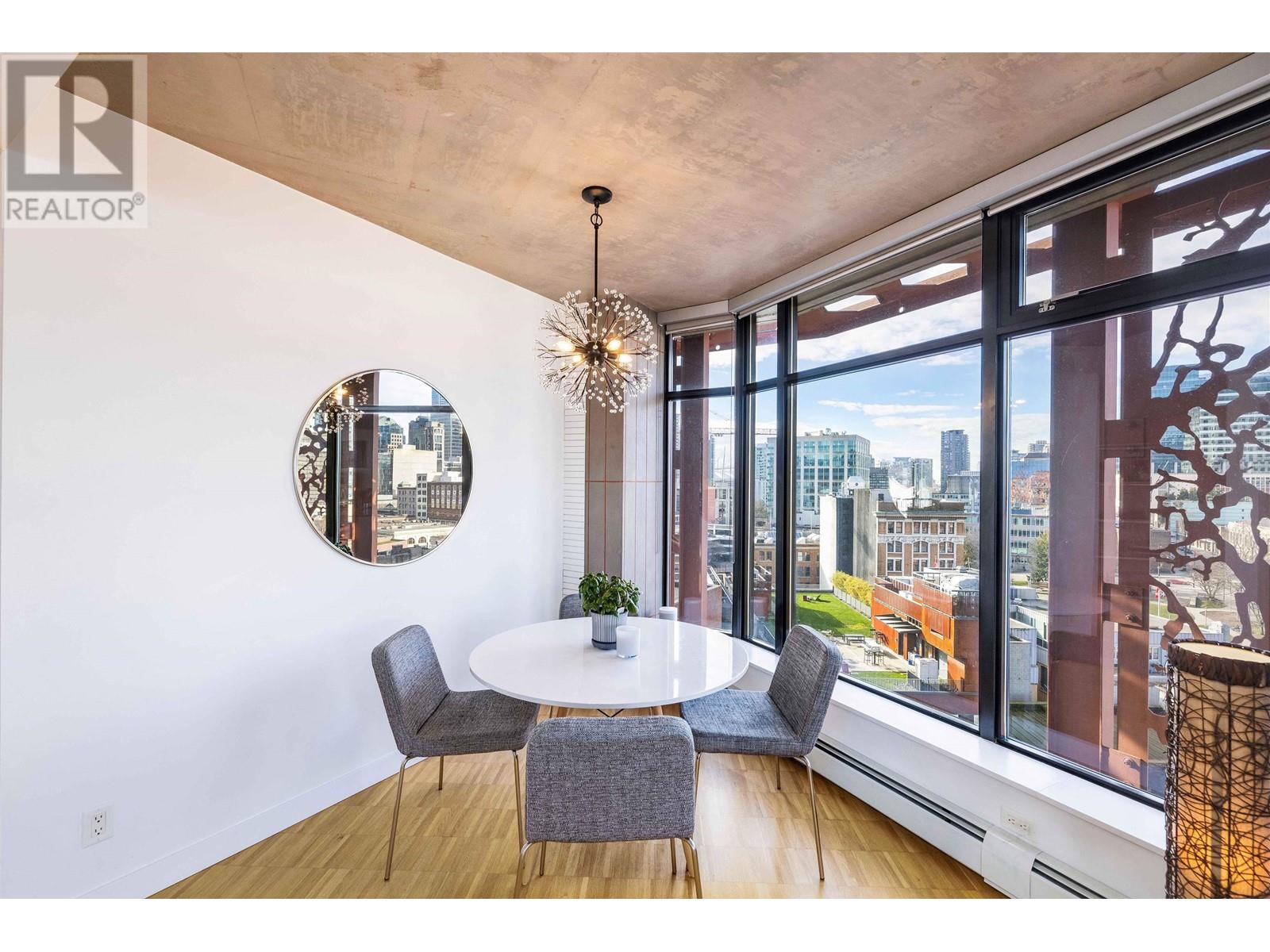 Listing Picture 12 of 40 : 1610 128 W CORDOVA STREET, Vancouver / 溫哥華 - 魯藝地產 Yvonne Lu Group - MLS Medallion Club Member