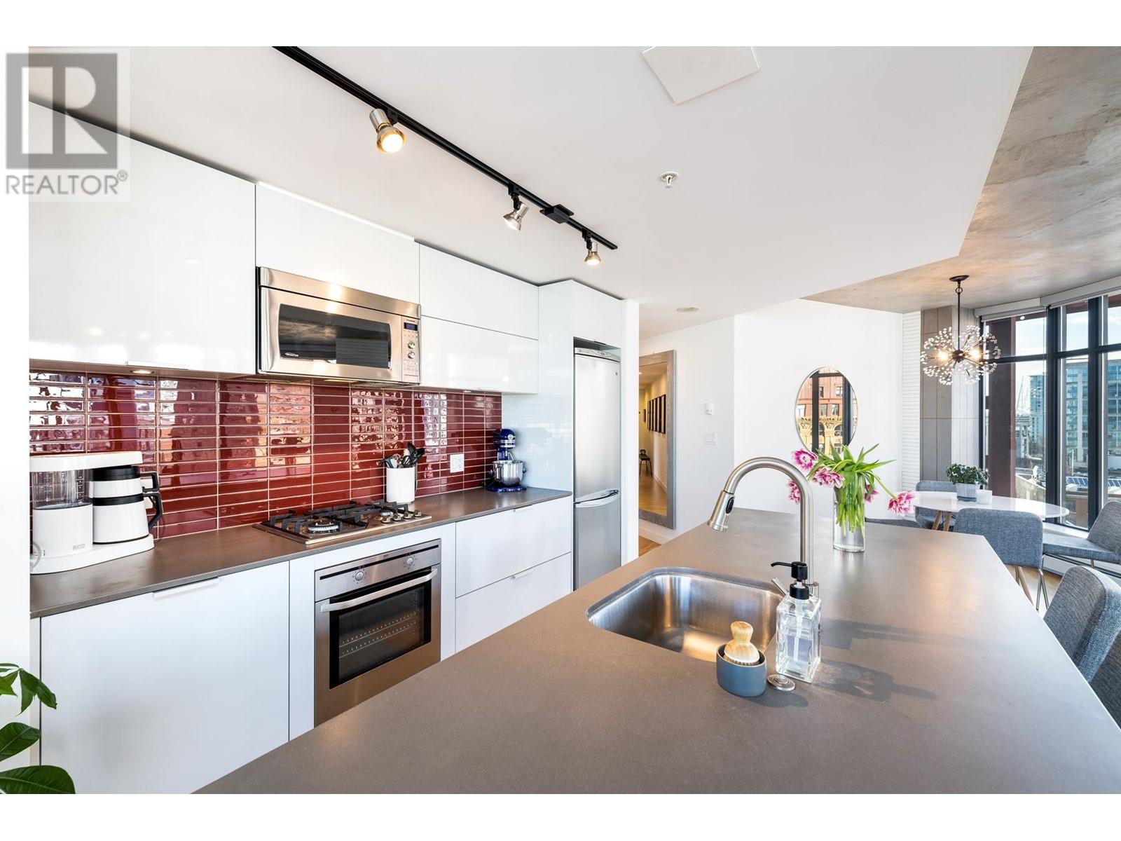 Listing Picture 16 of 40 : 1610 128 W CORDOVA STREET, Vancouver / 溫哥華 - 魯藝地產 Yvonne Lu Group - MLS Medallion Club Member