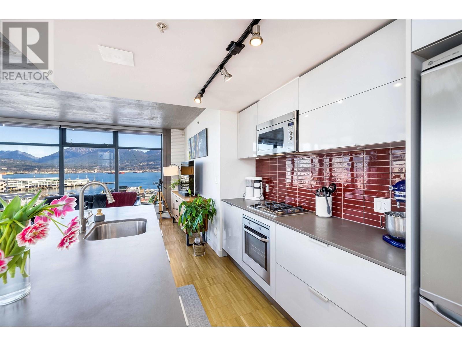 Listing Picture 6 of 40 : 1610 128 W CORDOVA STREET, Vancouver / 溫哥華 - 魯藝地產 Yvonne Lu Group - MLS Medallion Club Member