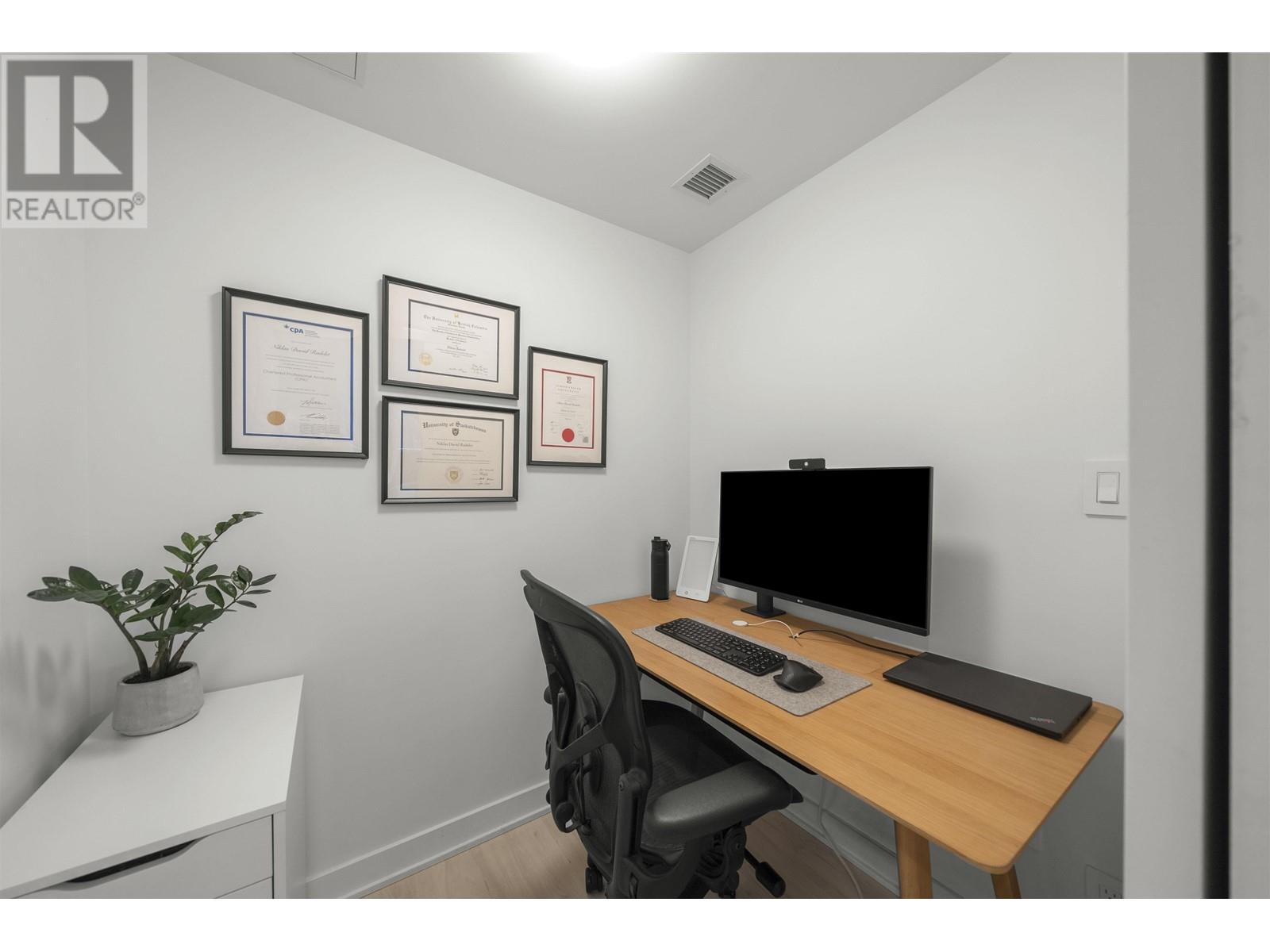 301 1471 Hunter Street, North Vancouver, British Columbia  V7J 1H3 - Photo 16 - R2974138