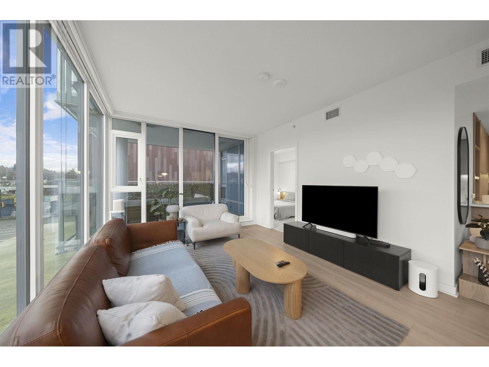 301 1471 Hunter Street, North Vancouver, British Columbia  V7J 1H3 - Photo 4 - R2974138
