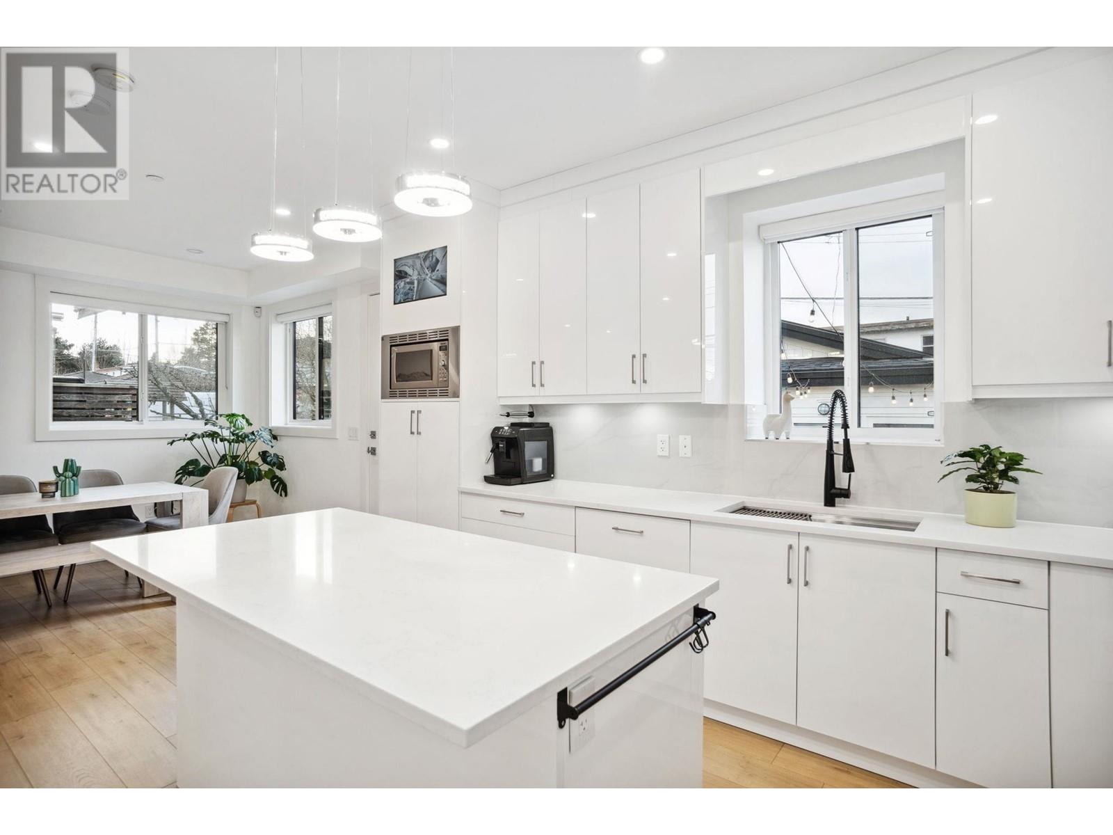 Listing Picture 11 of 35 : 1579 RUPERT STREET, Vancouver / 溫哥華 - 魯藝地產 Yvonne Lu Group - MLS Medallion Club Member