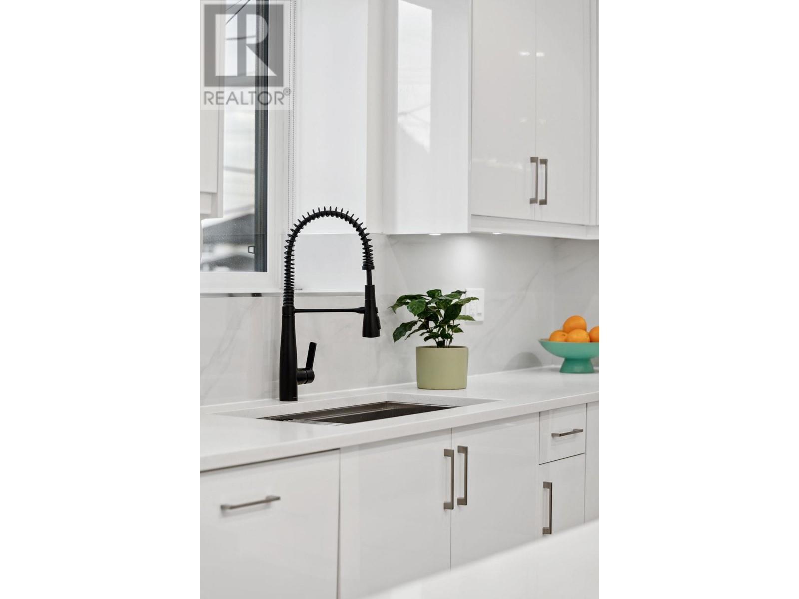 Listing Picture 12 of 35 : 1579 RUPERT STREET, Vancouver / 溫哥華 - 魯藝地產 Yvonne Lu Group - MLS Medallion Club Member