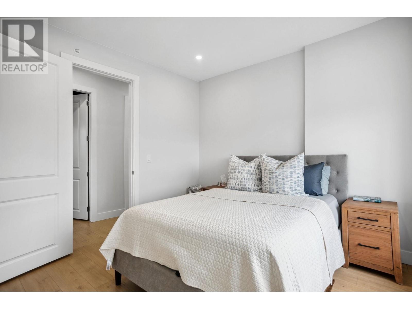 Listing Picture 14 of 35 : 1579 RUPERT STREET, Vancouver / 溫哥華 - 魯藝地產 Yvonne Lu Group - MLS Medallion Club Member