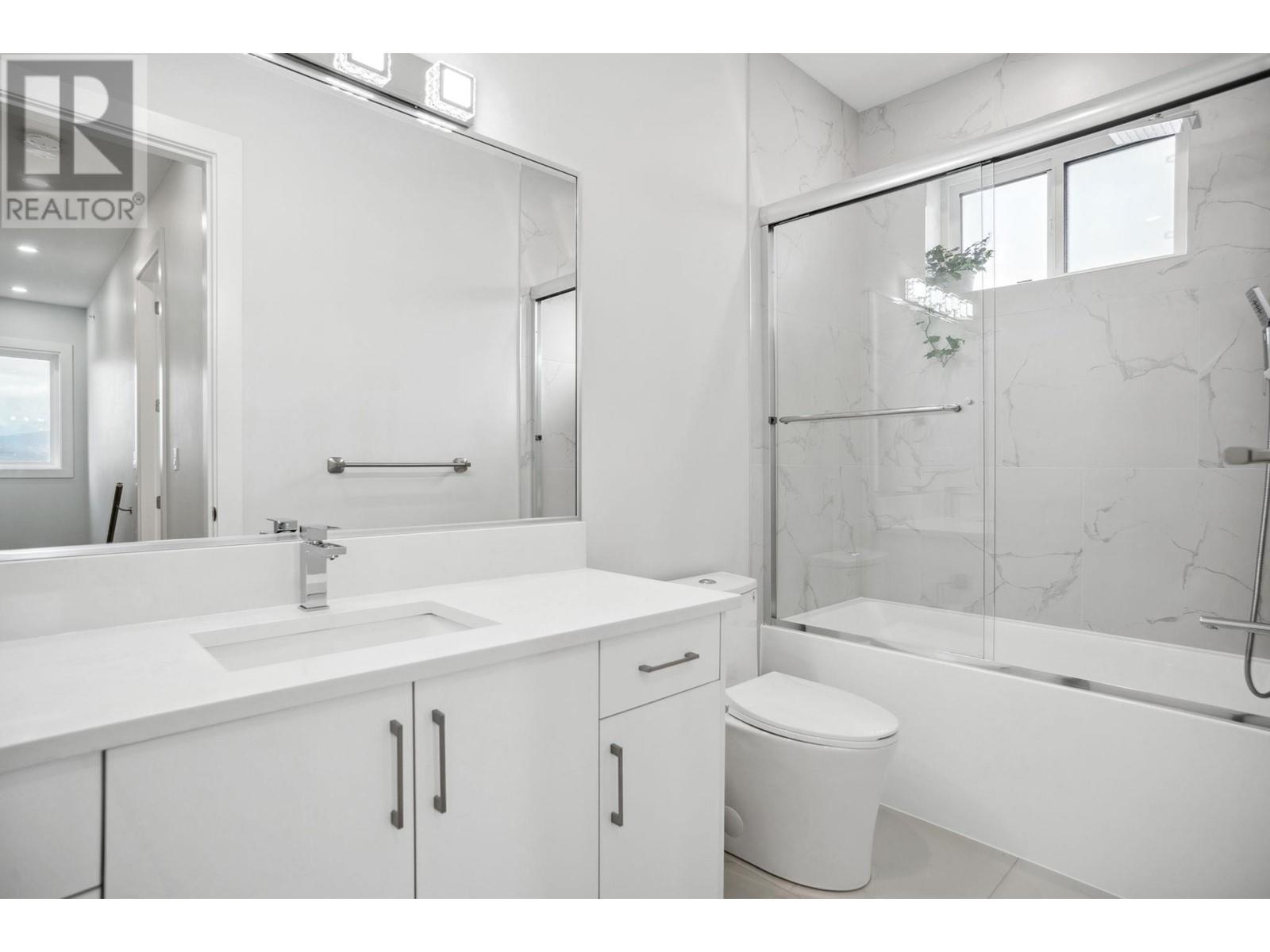 Listing Picture 18 of 35 : 1579 RUPERT STREET, Vancouver / 溫哥華 - 魯藝地產 Yvonne Lu Group - MLS Medallion Club Member