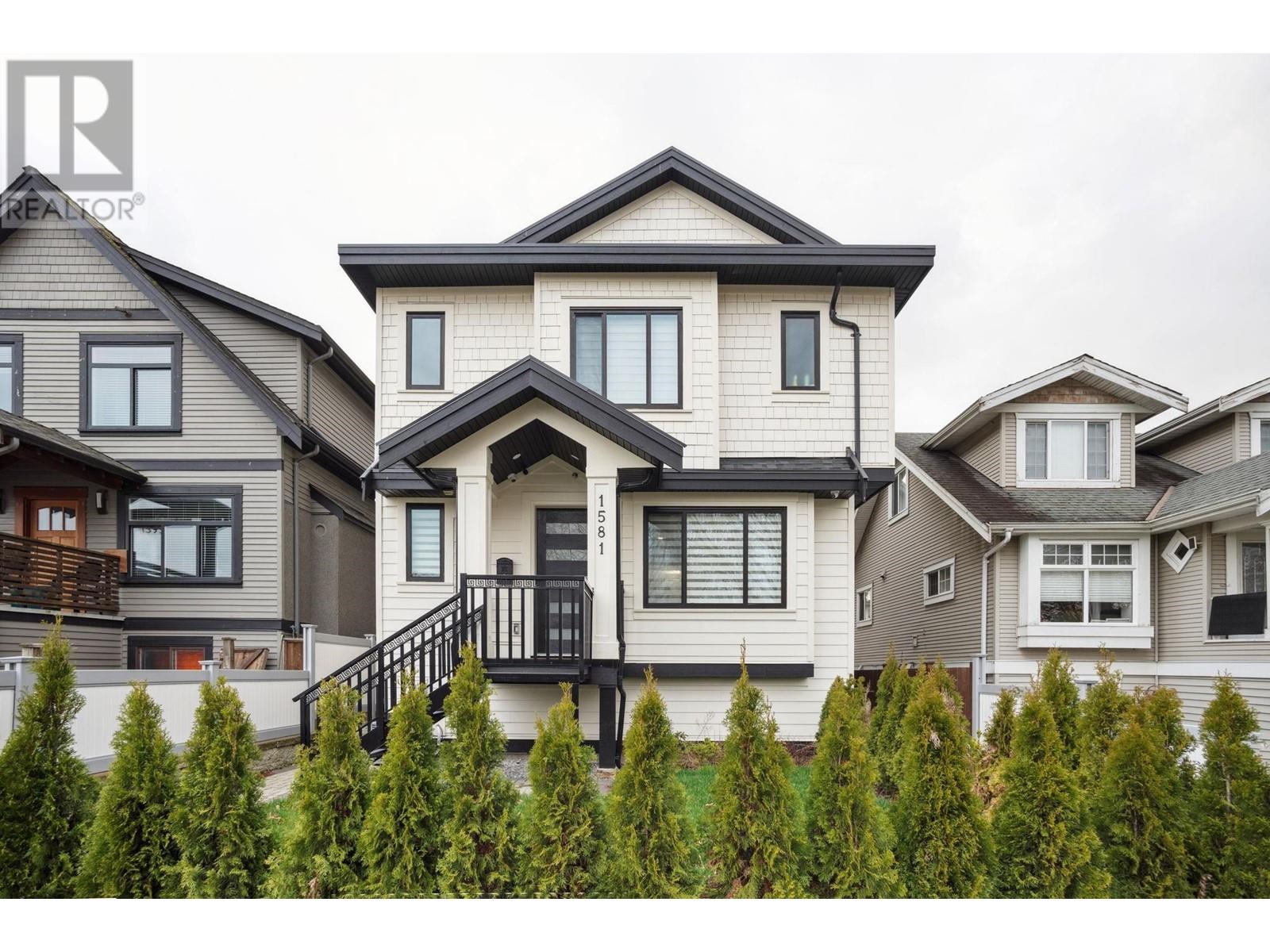 Listing Picture 2 of 35 : 1579 RUPERT STREET, Vancouver / 溫哥華 - 魯藝地產 Yvonne Lu Group - MLS Medallion Club Member