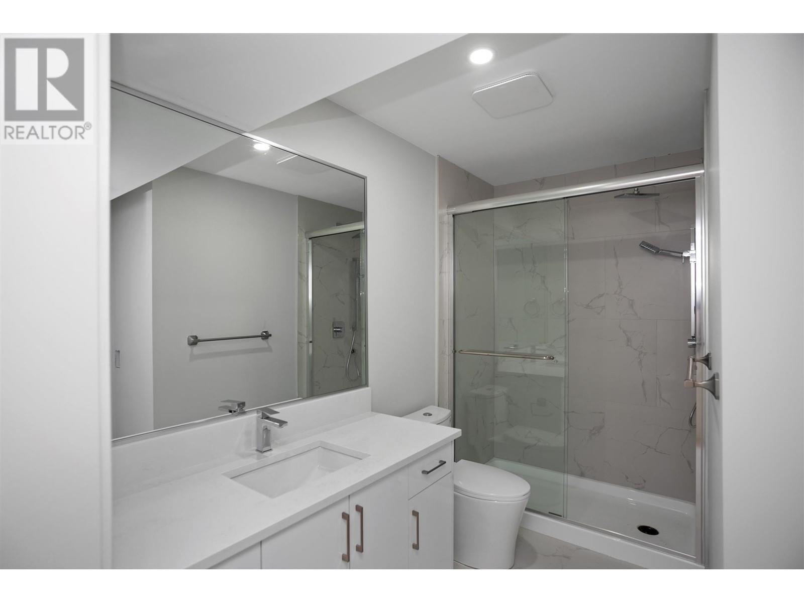 Listing Picture 32 of 35 : 1579 RUPERT STREET, Vancouver / 溫哥華 - 魯藝地產 Yvonne Lu Group - MLS Medallion Club Member