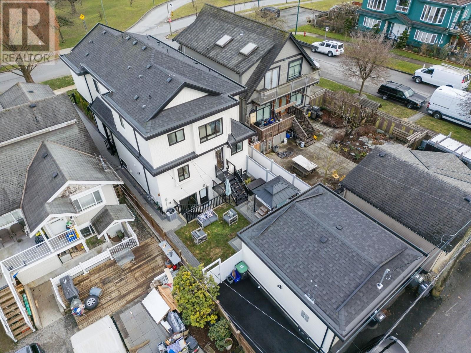 Listing Picture 34 of 35 : 1579 RUPERT STREET, Vancouver / 溫哥華 - 魯藝地產 Yvonne Lu Group - MLS Medallion Club Member