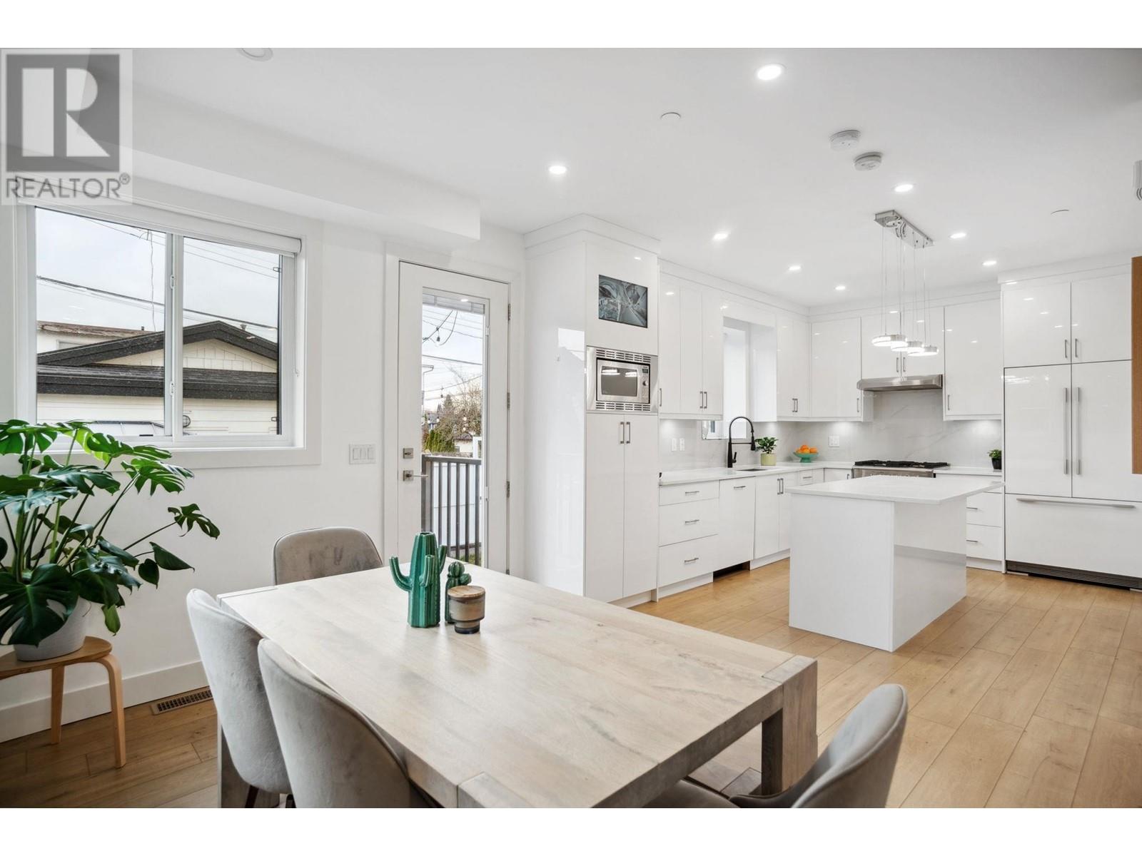 Listing Picture 6 of 35 : 1579 RUPERT STREET, Vancouver / 溫哥華 - 魯藝地產 Yvonne Lu Group - MLS Medallion Club Member